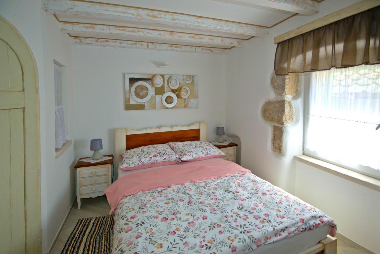 Apartment Sanjin More Antique باشْكا المظهر الخارجي الصورة